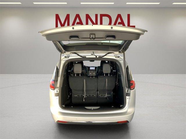 new 2026 Chrysler Pacifica car, priced at $39,612