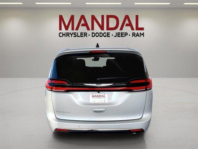 new 2026 Chrysler Pacifica car, priced at $39,612
