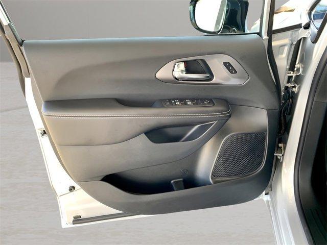 new 2026 Chrysler Pacifica car, priced at $39,612