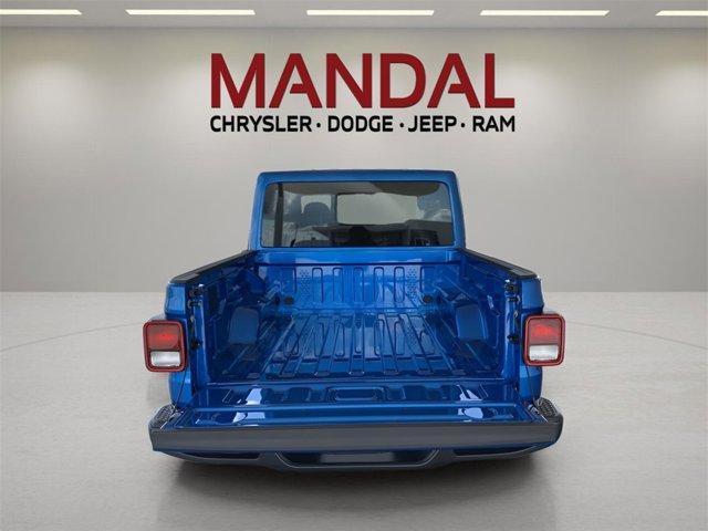 new 2025 Jeep Gladiator car, priced at $44,435