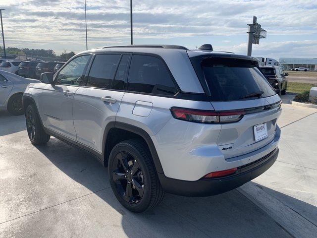 new 2024 Jeep Grand Cherokee car, priced at $44,705