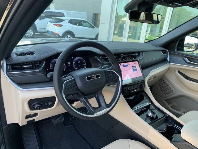 new 2025 Jeep Grand Cherokee car, priced at $44,018