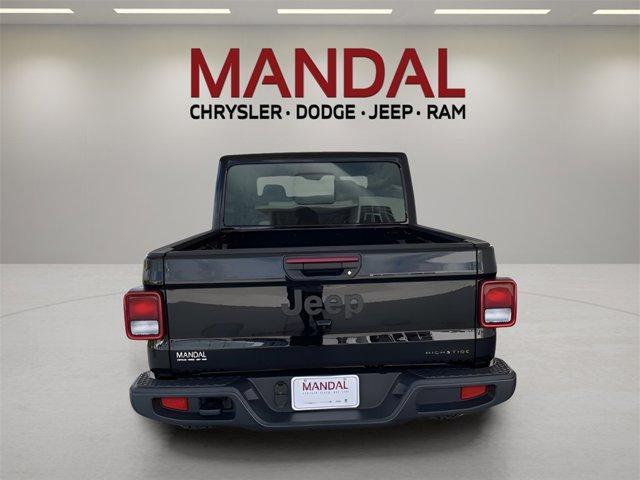 new 2025 Jeep Gladiator car, priced at $43,657