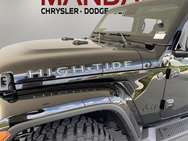 new 2025 Jeep Gladiator car, priced at $43,657