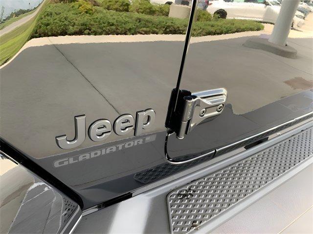 new 2025 Jeep Gladiator car, priced at $43,657