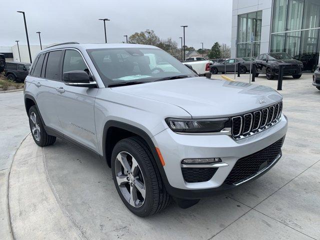 new 2024 Jeep Grand Cherokee car, priced at $50,297