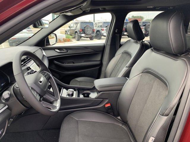 new 2025 Jeep Grand Cherokee car, priced at $38,560