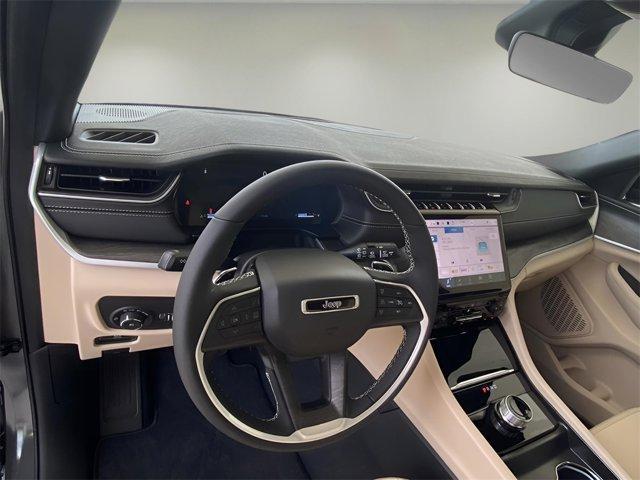 new 2025 Jeep Grand Cherokee car, priced at $43,557