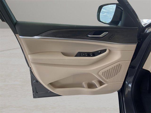 new 2025 Jeep Grand Cherokee car, priced at $43,557