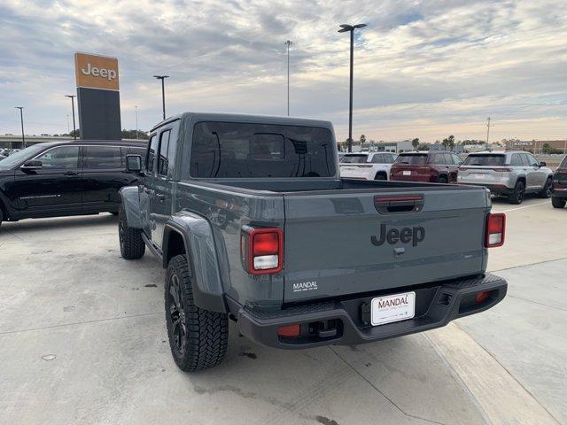 new 2025 Jeep Gladiator car, priced at $38,820