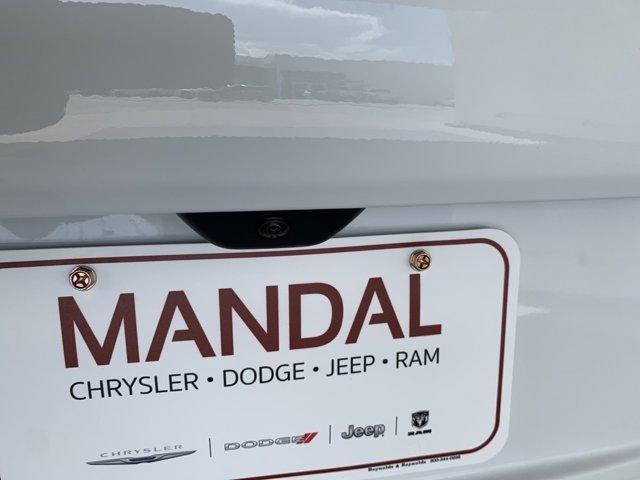new 2025 Jeep Grand Cherokee car, priced at $43,191