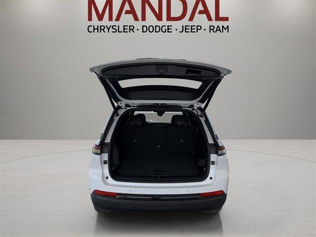 new 2025 Jeep Grand Cherokee car, priced at $43,191