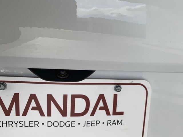 new 2025 Jeep Grand Cherokee car, priced at $37,683