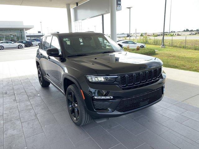 new 2025 Jeep Grand Cherokee car, priced at $47,116