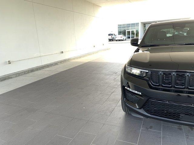 new 2025 Jeep Grand Cherokee car, priced at $47,116