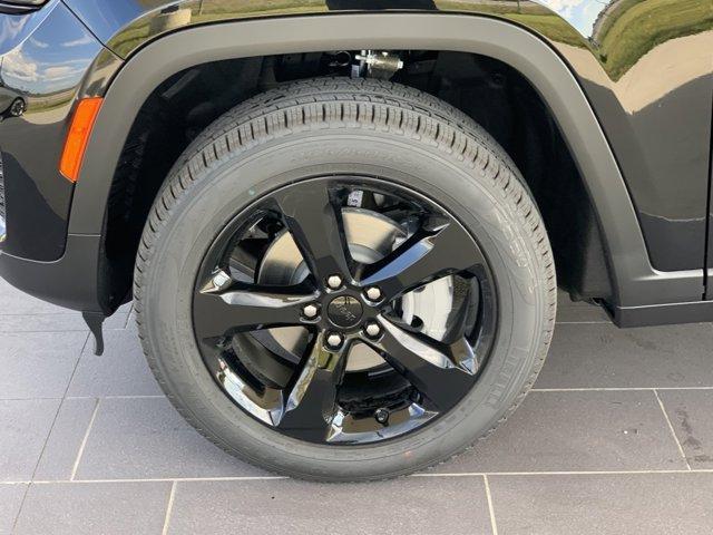 new 2025 Jeep Grand Cherokee car, priced at $47,116