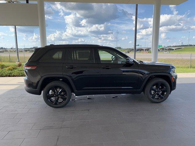 new 2025 Jeep Grand Cherokee car, priced at $47,116