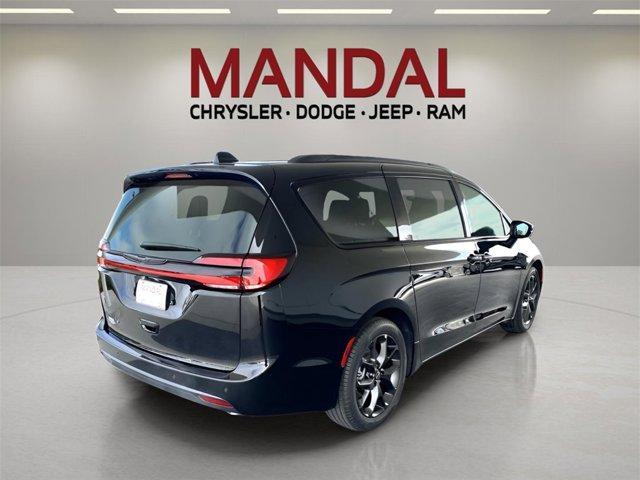 new 2026 Chrysler Pacifica car, priced at $43,169