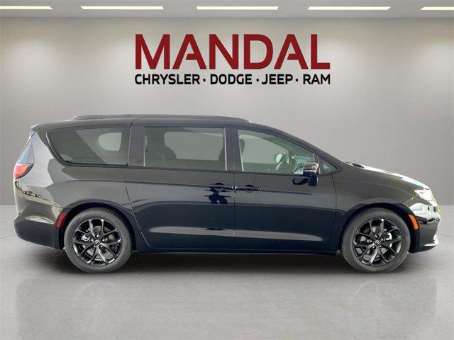 new 2026 Chrysler Pacifica car, priced at $43,169