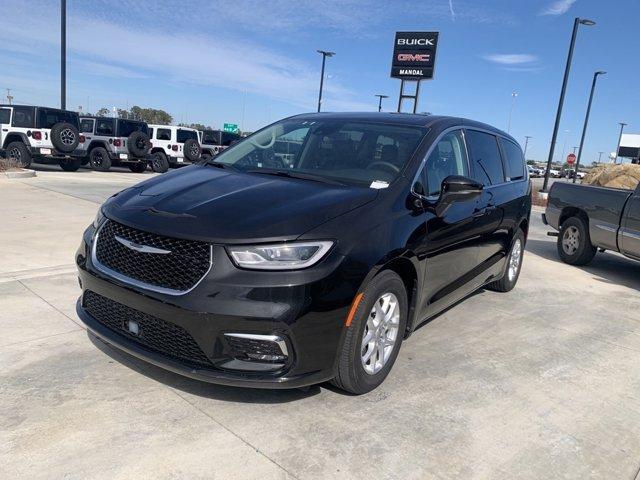 used 2023 Chrysler Pacifica car, priced at $26,177