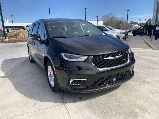 used 2023 Chrysler Pacifica car, priced at $26,177