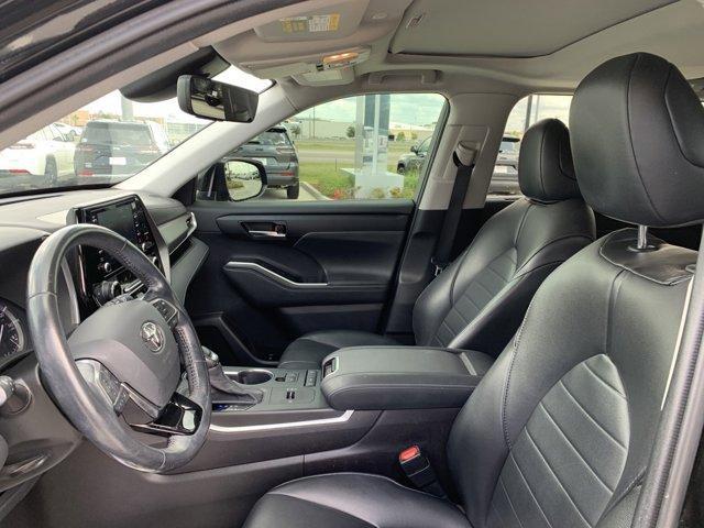 used 2021 Toyota Highlander car, priced at $31,500