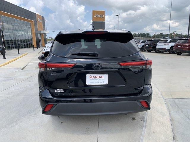 used 2021 Toyota Highlander car, priced at $31,500
