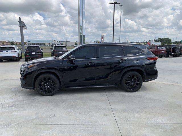 used 2021 Toyota Highlander car, priced at $31,500