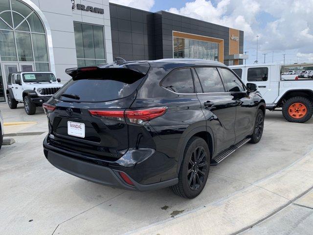 used 2021 Toyota Highlander car, priced at $31,500