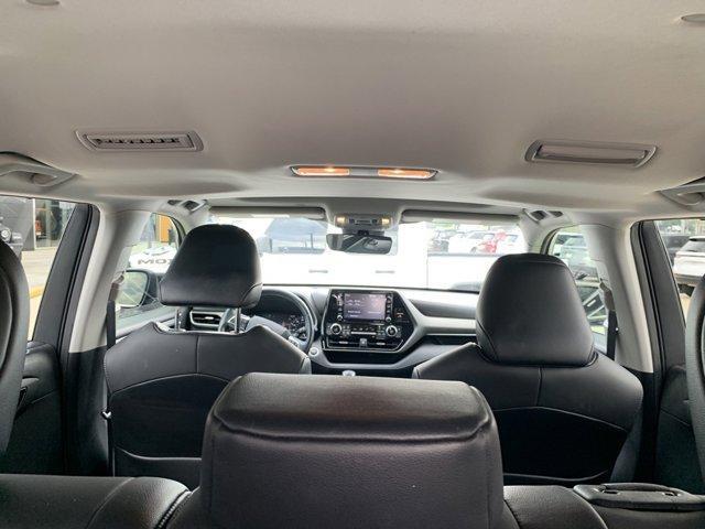 used 2021 Toyota Highlander car, priced at $31,500