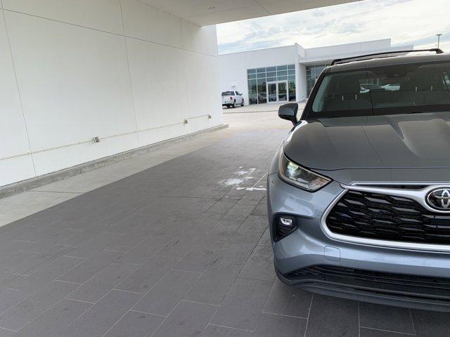 used 2021 Toyota Highlander car, priced at $30,000