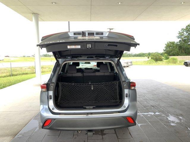 used 2021 Toyota Highlander car, priced at $30,000