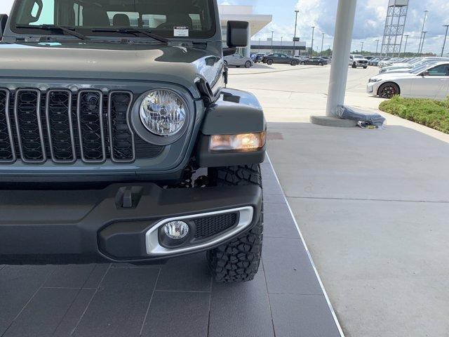 new 2025 Jeep Gladiator car, priced at $43,657