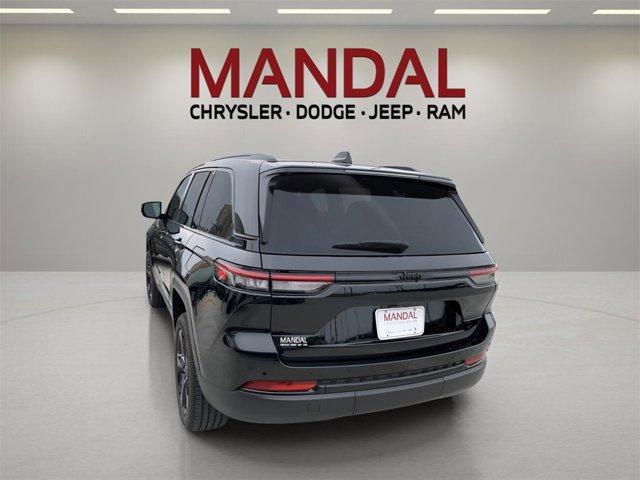 new 2025 Jeep Grand Cherokee car, priced at $37,535