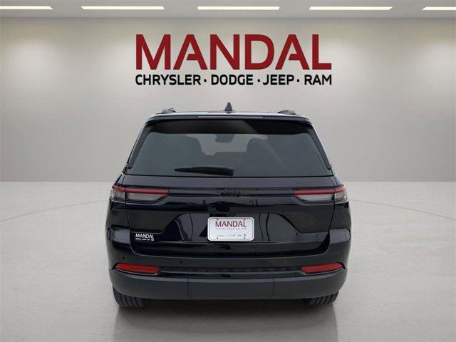 new 2025 Jeep Grand Cherokee car, priced at $37,535