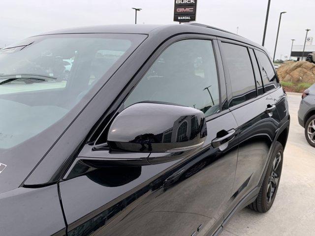 new 2025 Jeep Grand Cherokee car, priced at $37,535