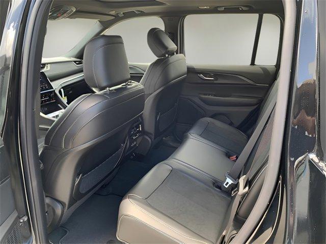 new 2025 Jeep Grand Cherokee car, priced at $40,164