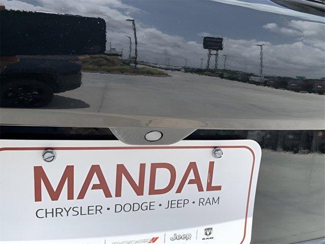 new 2025 Jeep Grand Cherokee car, priced at $38,201