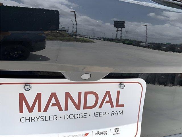 new 2025 Jeep Grand Cherokee car, priced at $38,201