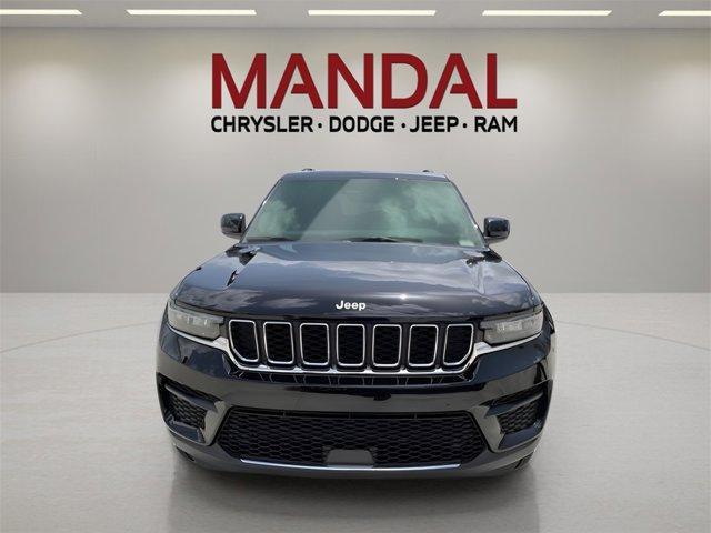 new 2025 Jeep Grand Cherokee car, priced at $38,201