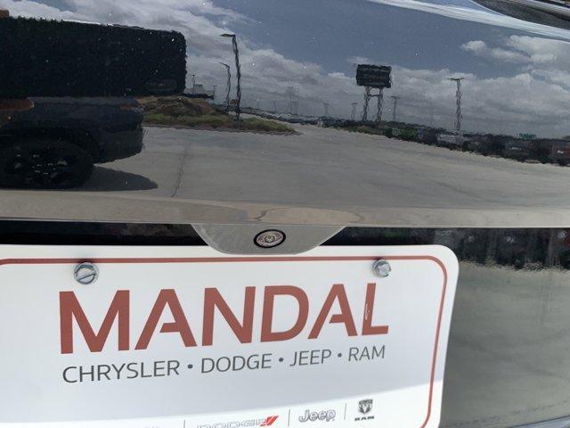 new 2025 Jeep Grand Cherokee car, priced at $37,742