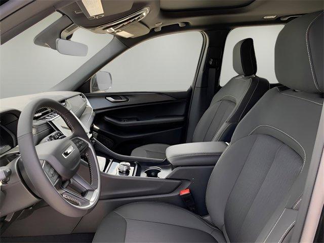 new 2025 Jeep Grand Cherokee car, priced at $38,201