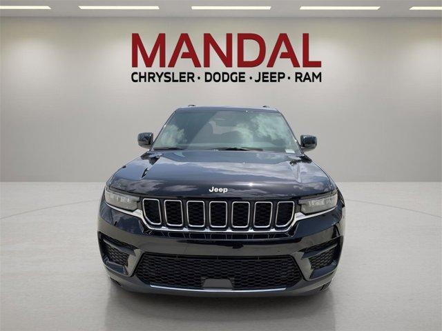 new 2025 Jeep Grand Cherokee car, priced at $38,201