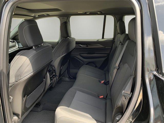 new 2025 Jeep Grand Cherokee car, priced at $38,201