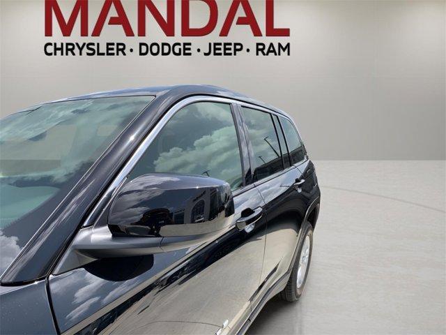 new 2025 Jeep Grand Cherokee car, priced at $38,201