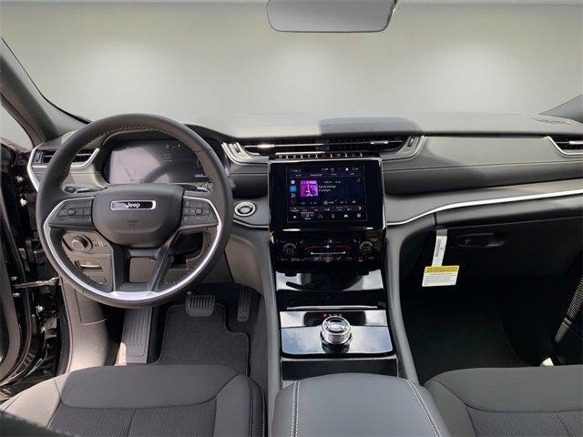 new 2025 Jeep Grand Cherokee car, priced at $38,201