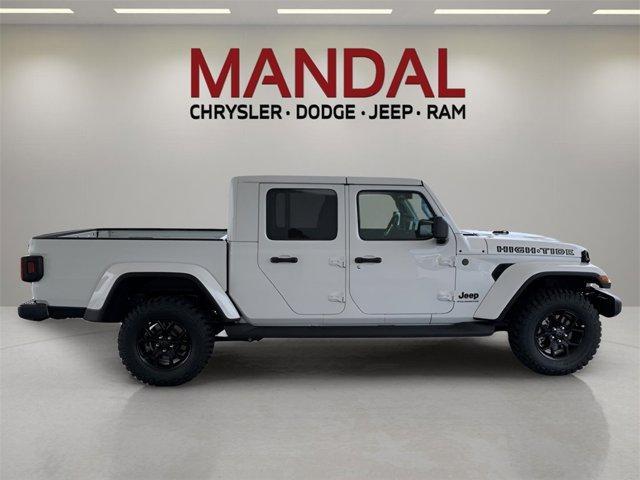 new 2025 Jeep Gladiator car, priced at $43,982