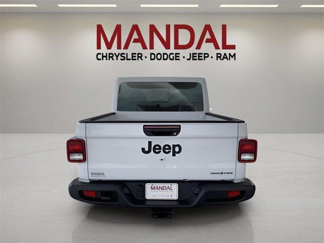 new 2025 Jeep Gladiator car, priced at $43,982