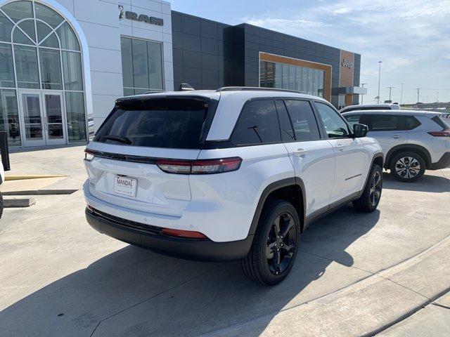 new 2025 Jeep Grand Cherokee car, priced at $39,575