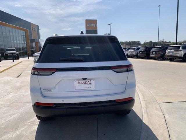 new 2025 Jeep Grand Cherokee car, priced at $39,575
